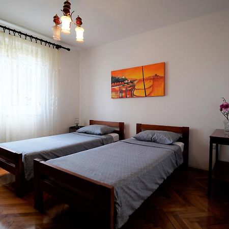 Nada 5 - Apartman S Pogledom Na More Pula Exterior foto